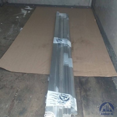 Уголок стальной равнополочный 28х28х3 мм С255 ГОСТ 8509-93 купить в Коломне